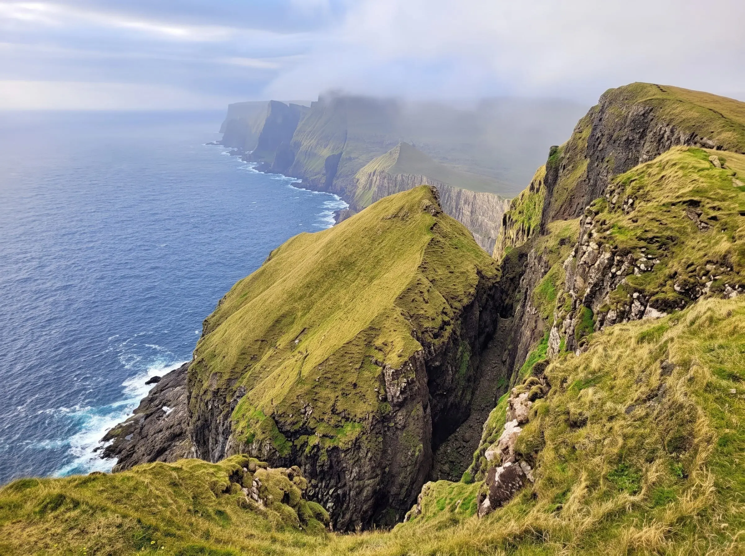 Acantilados de la costa oeste de Suðuroy